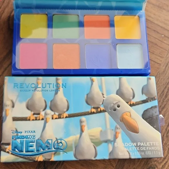 2 Revolution Finding Nemo Shadow Palettes-New - Picture 3 of 4